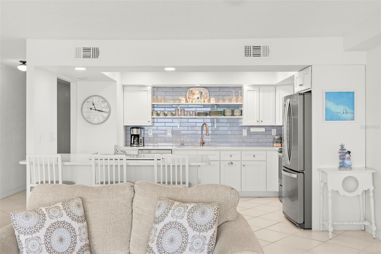 Image 10 of 30 For 1848 Shore Drive S 402