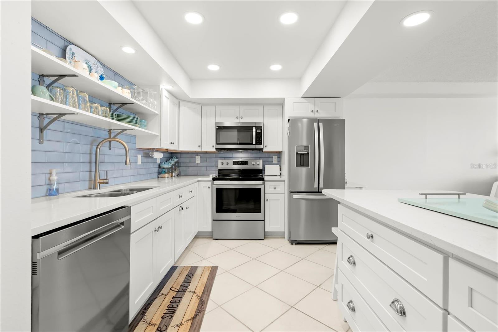 Image 13 of 30 For 1848 Shore Drive S 402