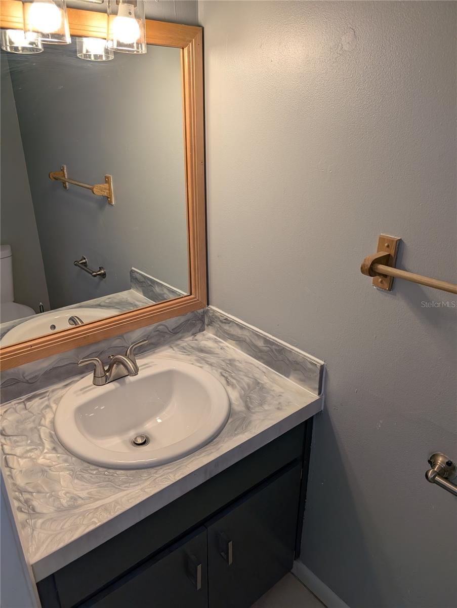 Listing photo id 9 for 9781 Goldfinch Lane