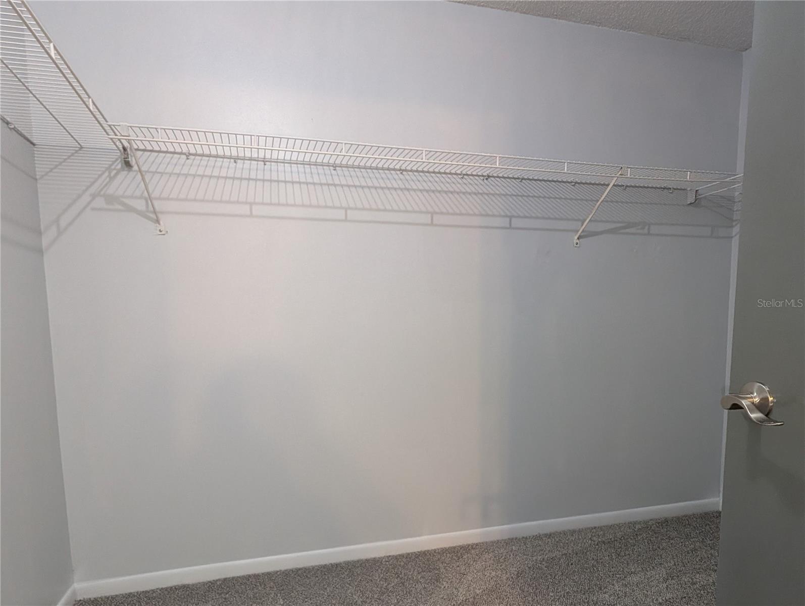 Listing photo id 14 for 9781 Goldfinch Lane