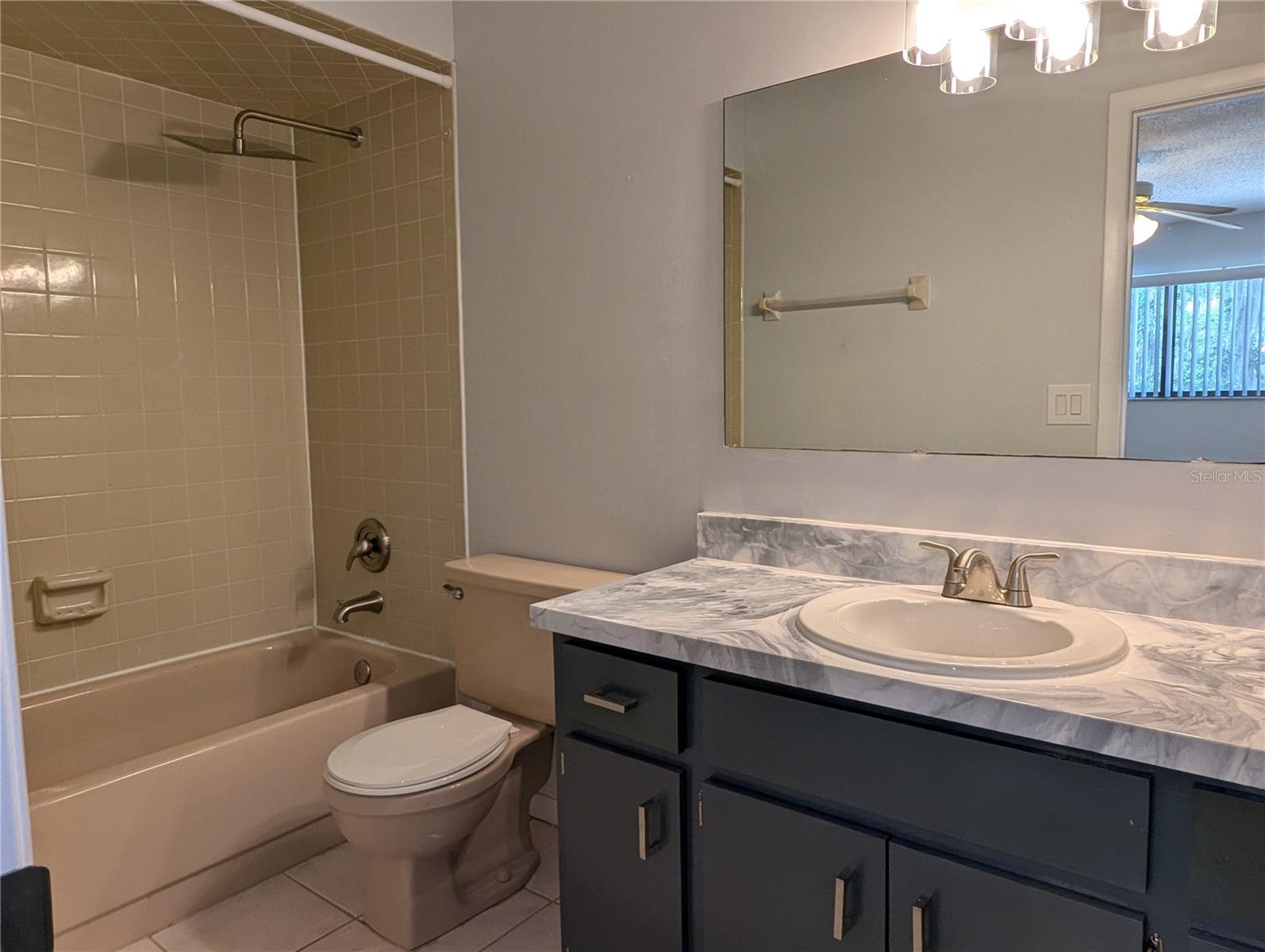 Listing photo id 15 for 9781 Goldfinch Lane
