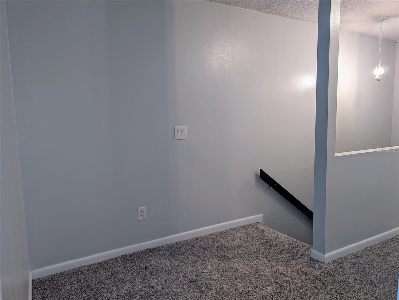 Listing photo id 24 for 9781 Goldfinch Lane