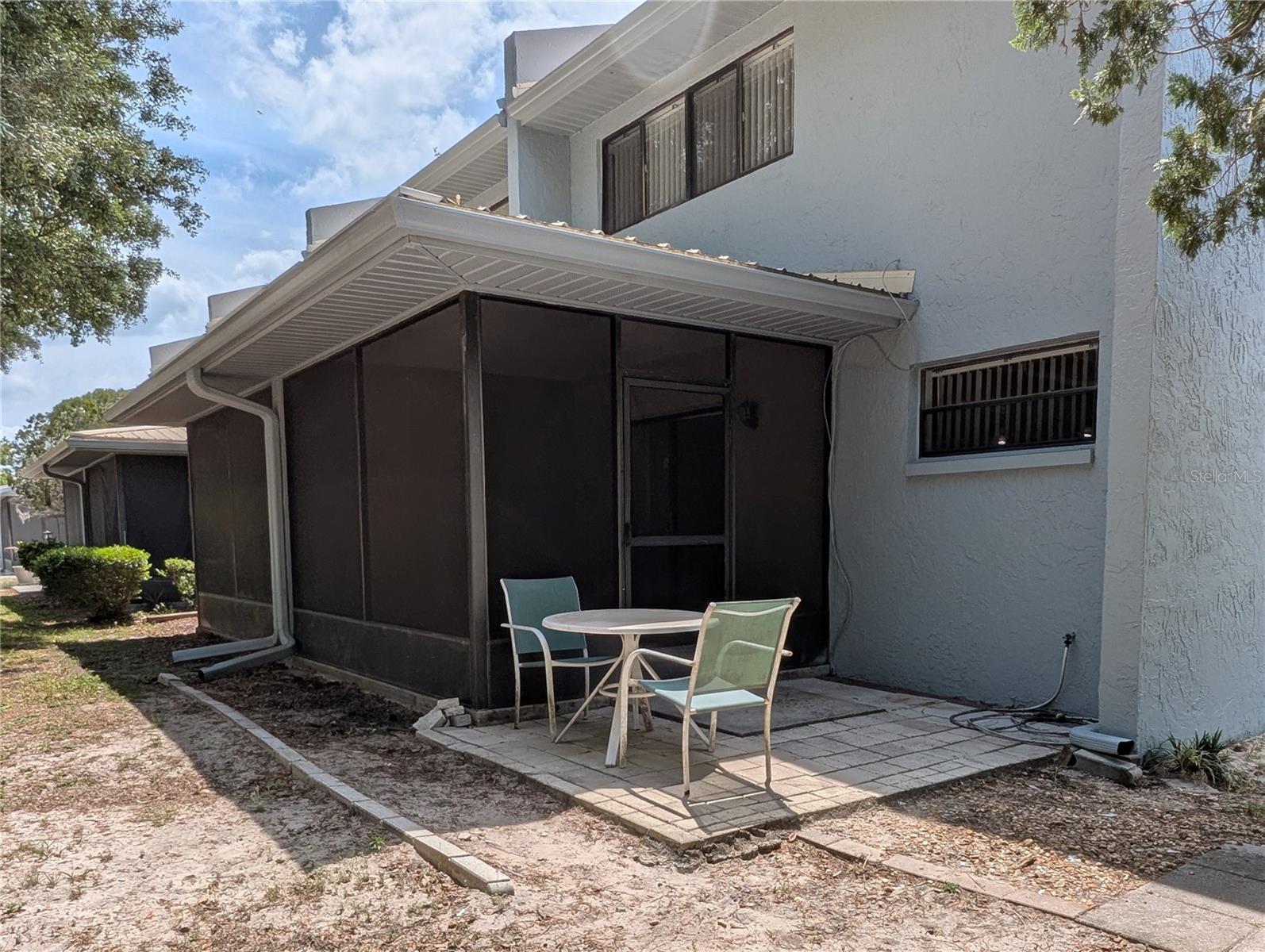Listing photo id 28 for 9781 Goldfinch Lane