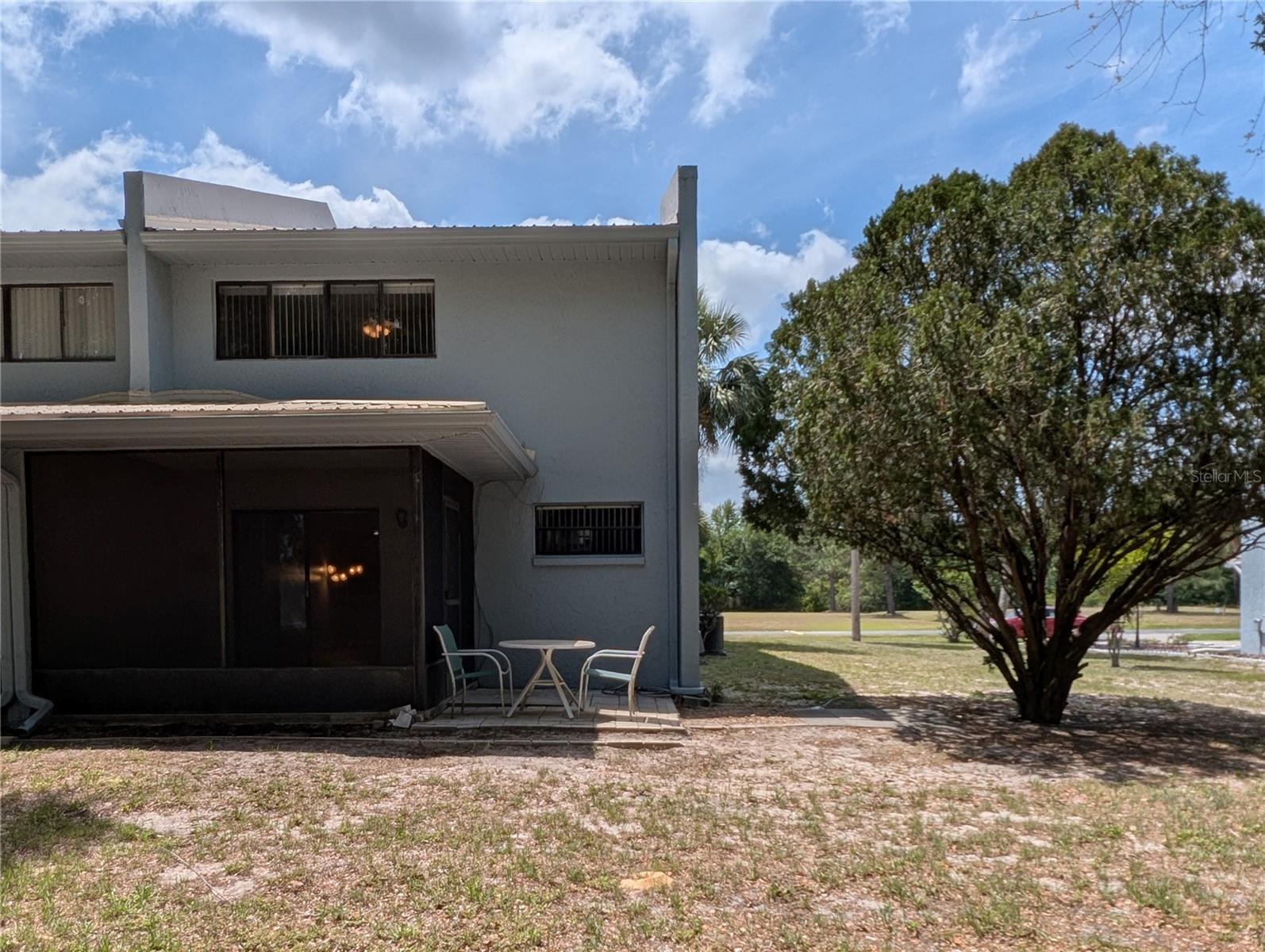 Listing photo id 30 for 9781 Goldfinch Lane
