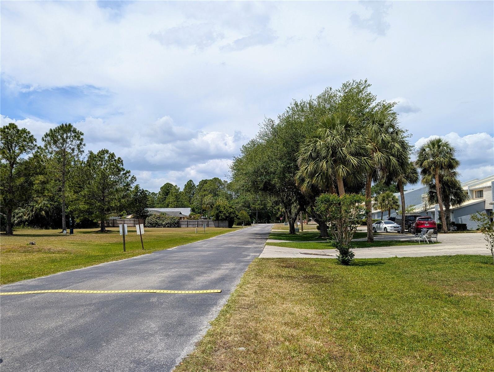 Listing photo id 45 for 9781 Goldfinch Lane