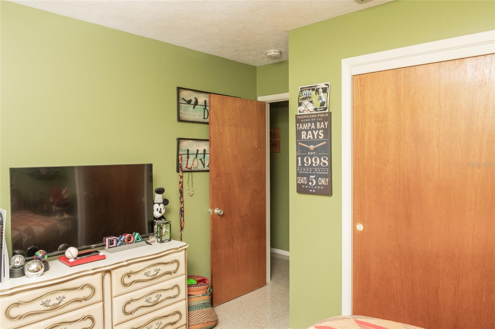 Image 11 of 35 For 12213 Floral Ln
