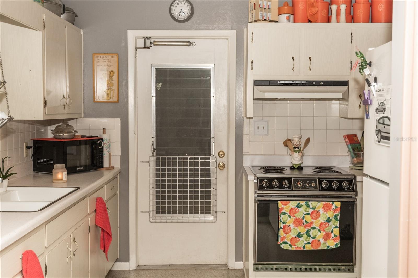 Image 18 of 35 For 12213 Floral Ln