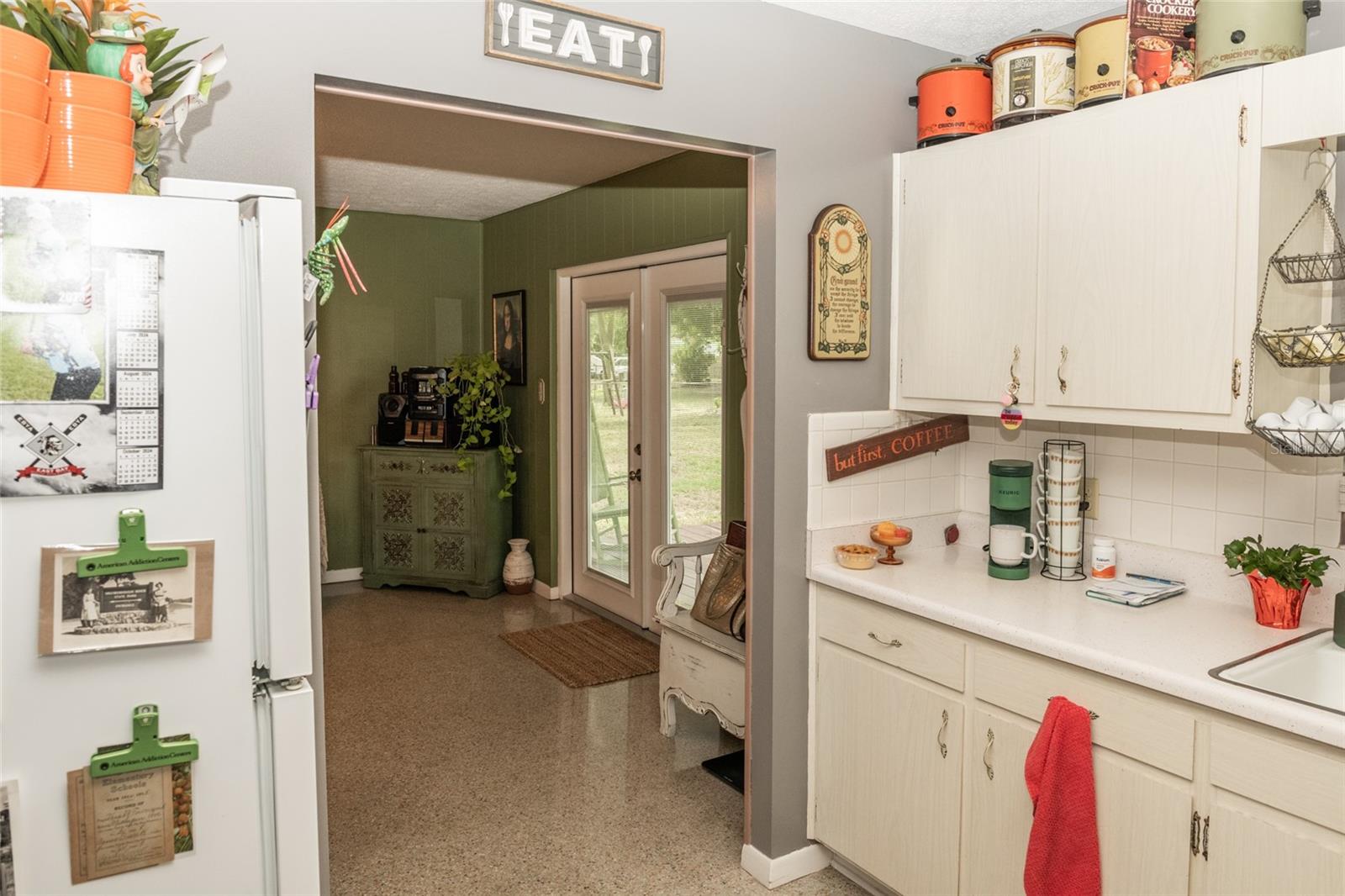 Image 19 of 35 For 12213 Floral Ln