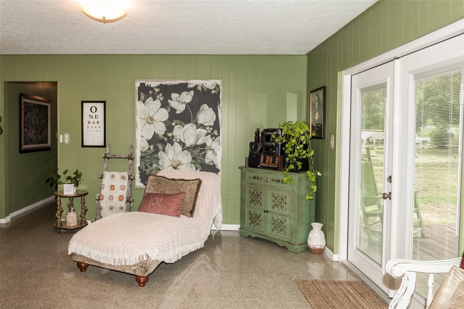 Image 22 of 35 For 12213 Floral Ln