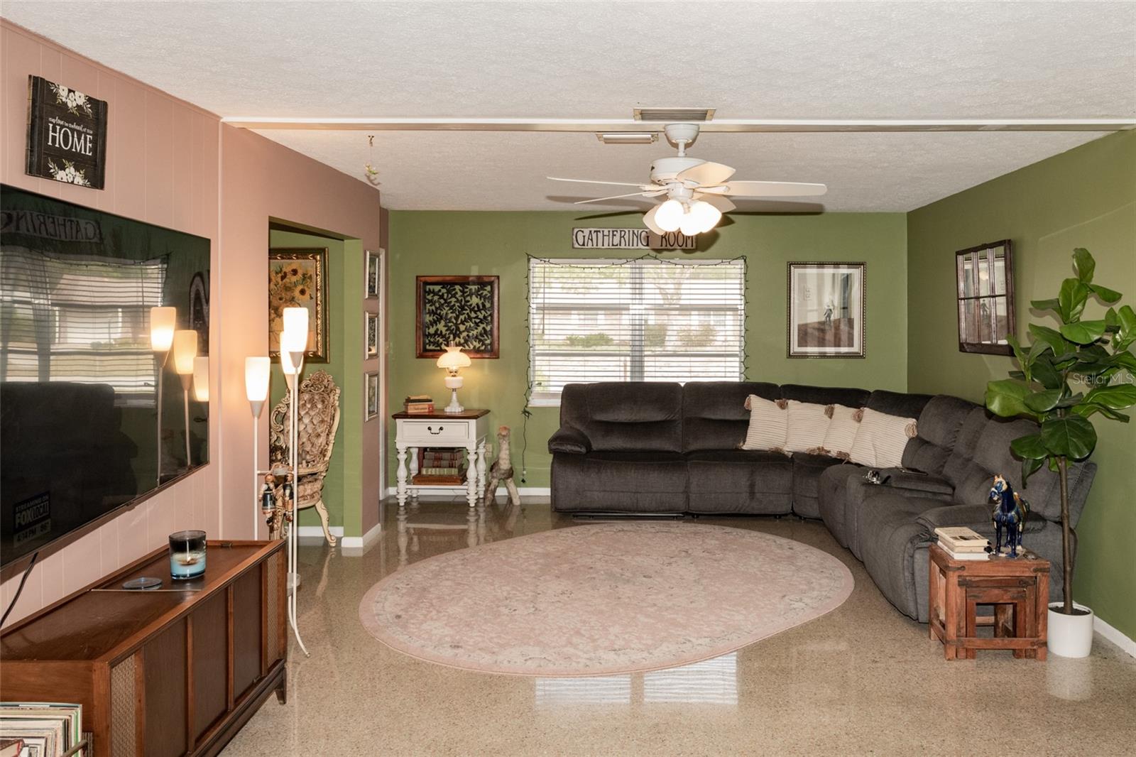Image 3 of 35 For 12213 Floral Ln