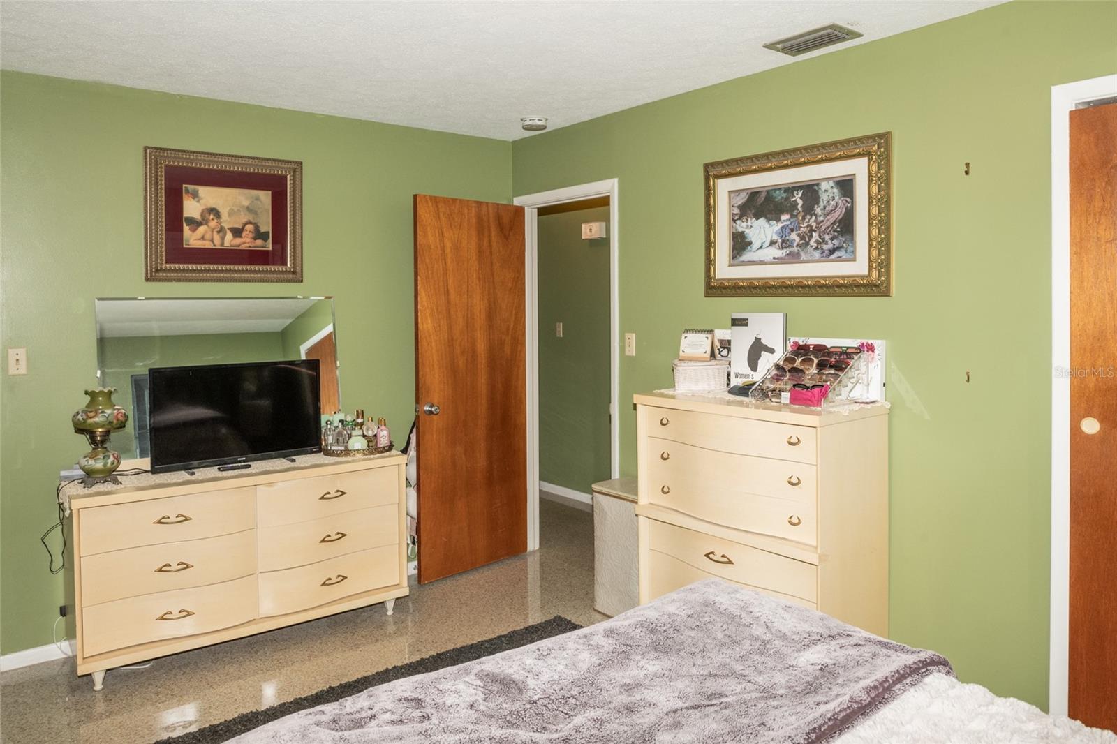 Image 7 of 35 For 12213 Floral Ln
