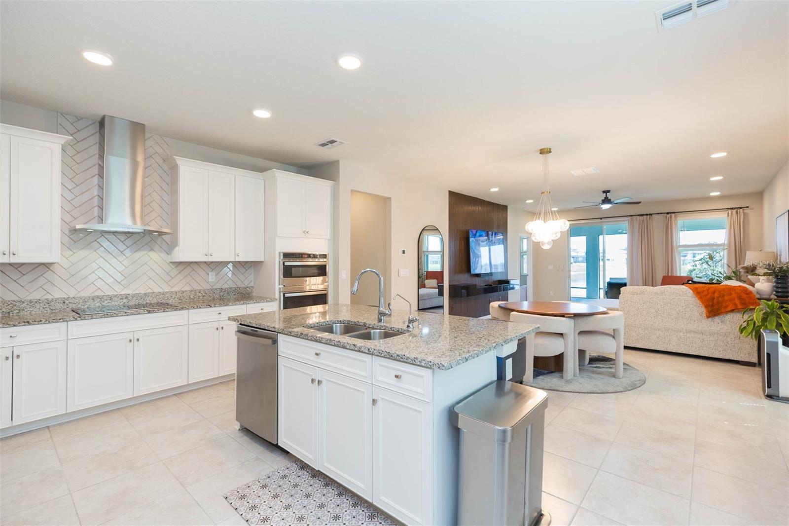 Image 14 of 60 For 5059 Bromeliad Avenue