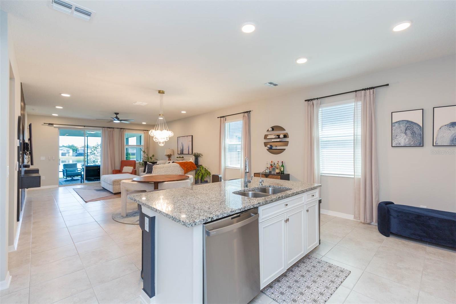 Image 15 of 60 For 5059 Bromeliad Avenue