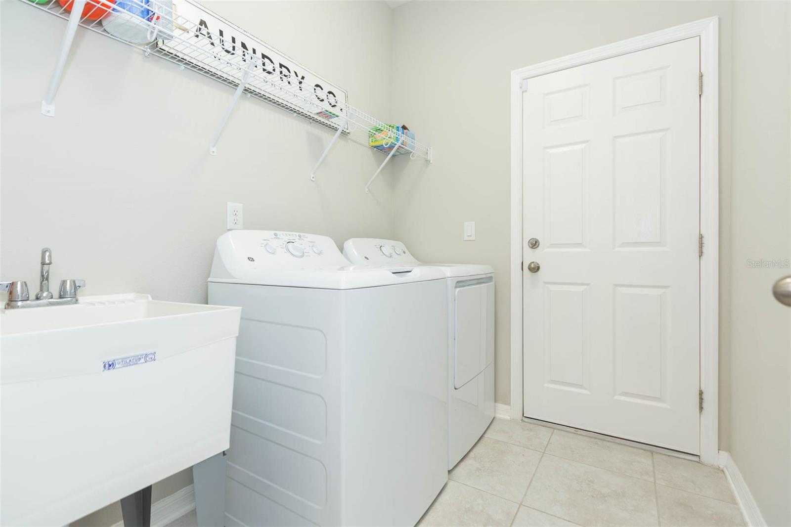 Image 31 of 60 For 5059 Bromeliad Avenue