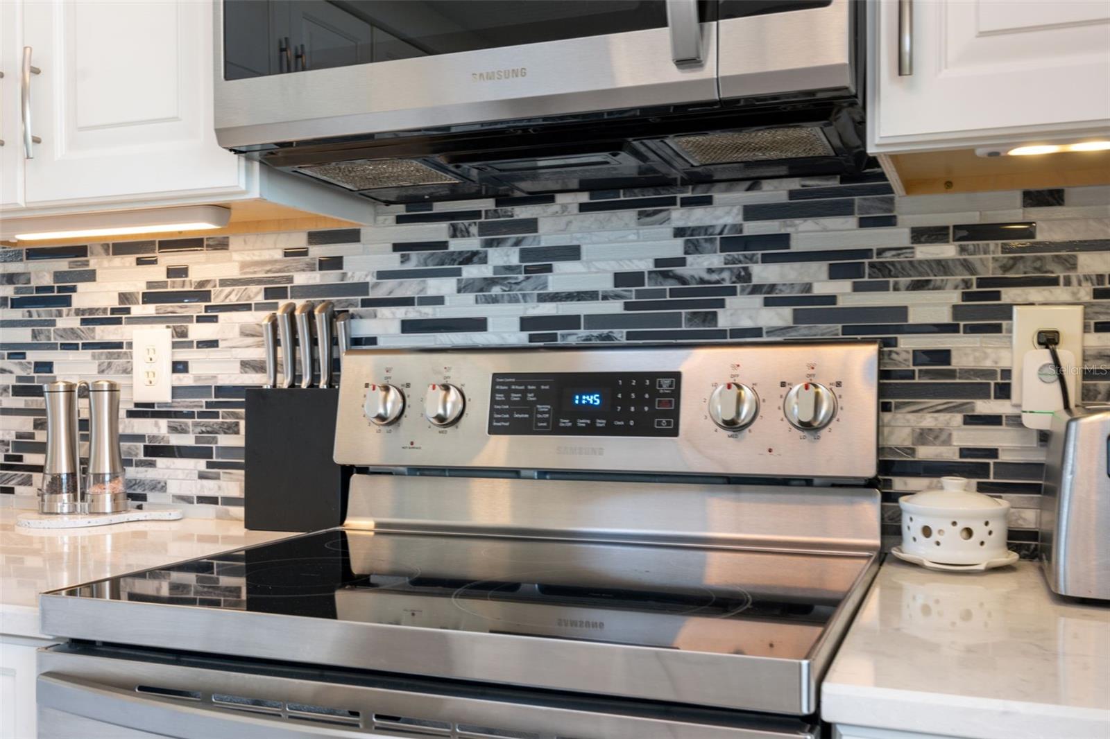 Image 11 of 56 For 6205 Shoreline Drive 1204