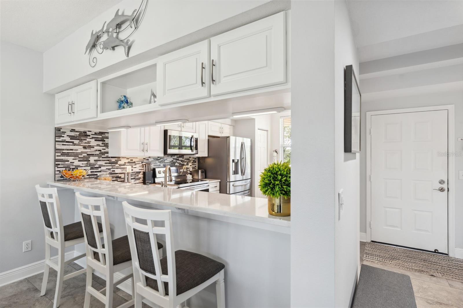 Image 14 of 56 For 6205 Shoreline Drive 1204
