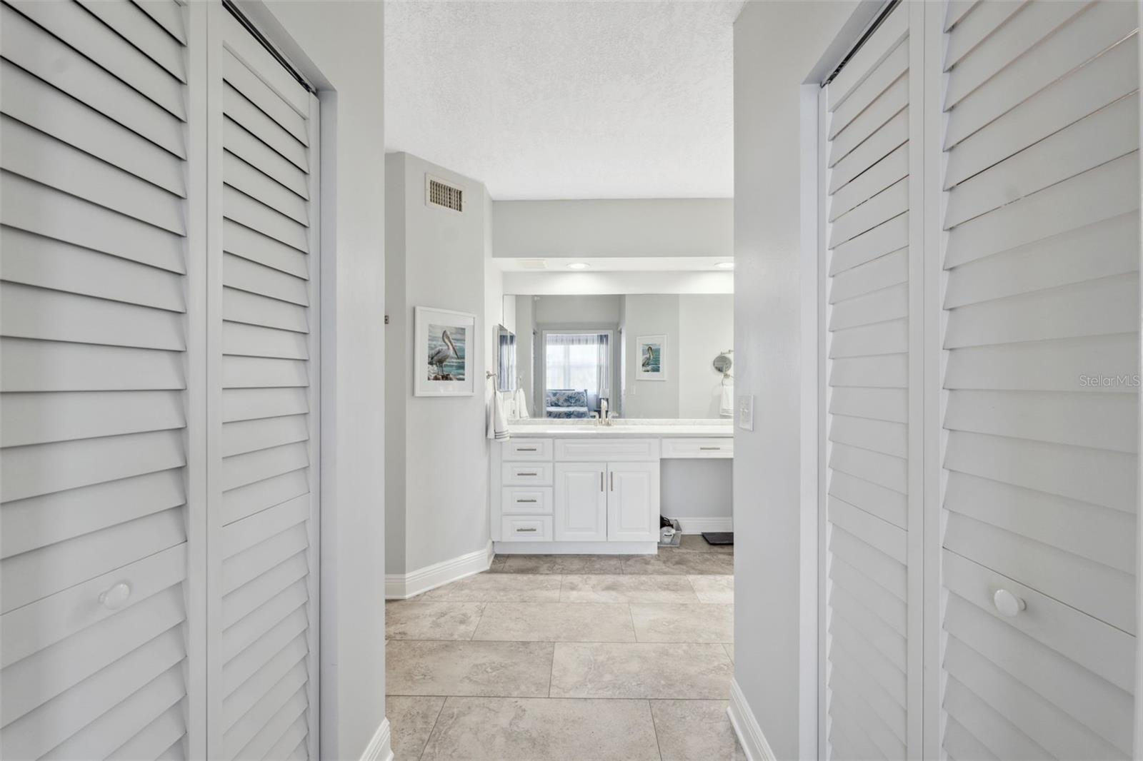 Image 25 of 56 For 6205 Shoreline Drive 1204