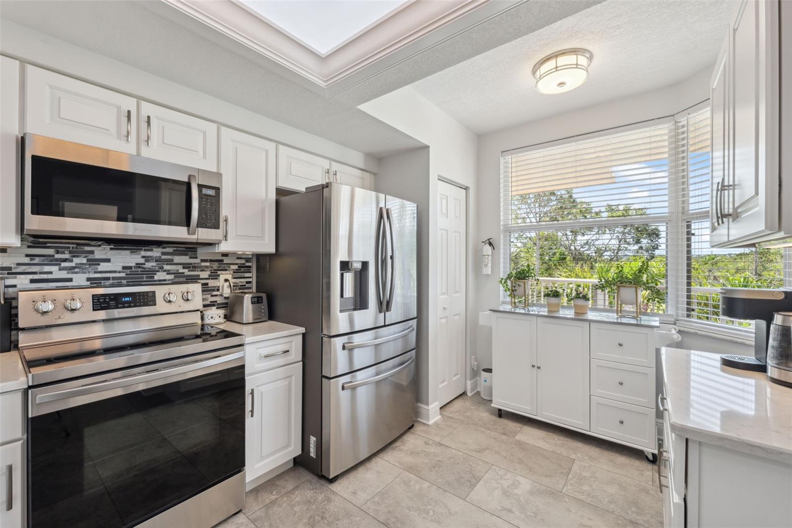 Image 6 of 56 For 6205 Shoreline Drive 1204