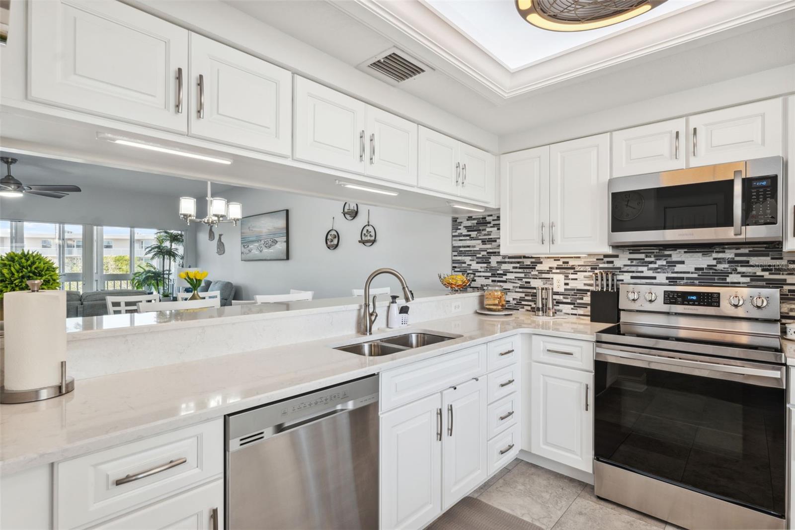 Image 9 of 56 For 6205 Shoreline Drive 1204