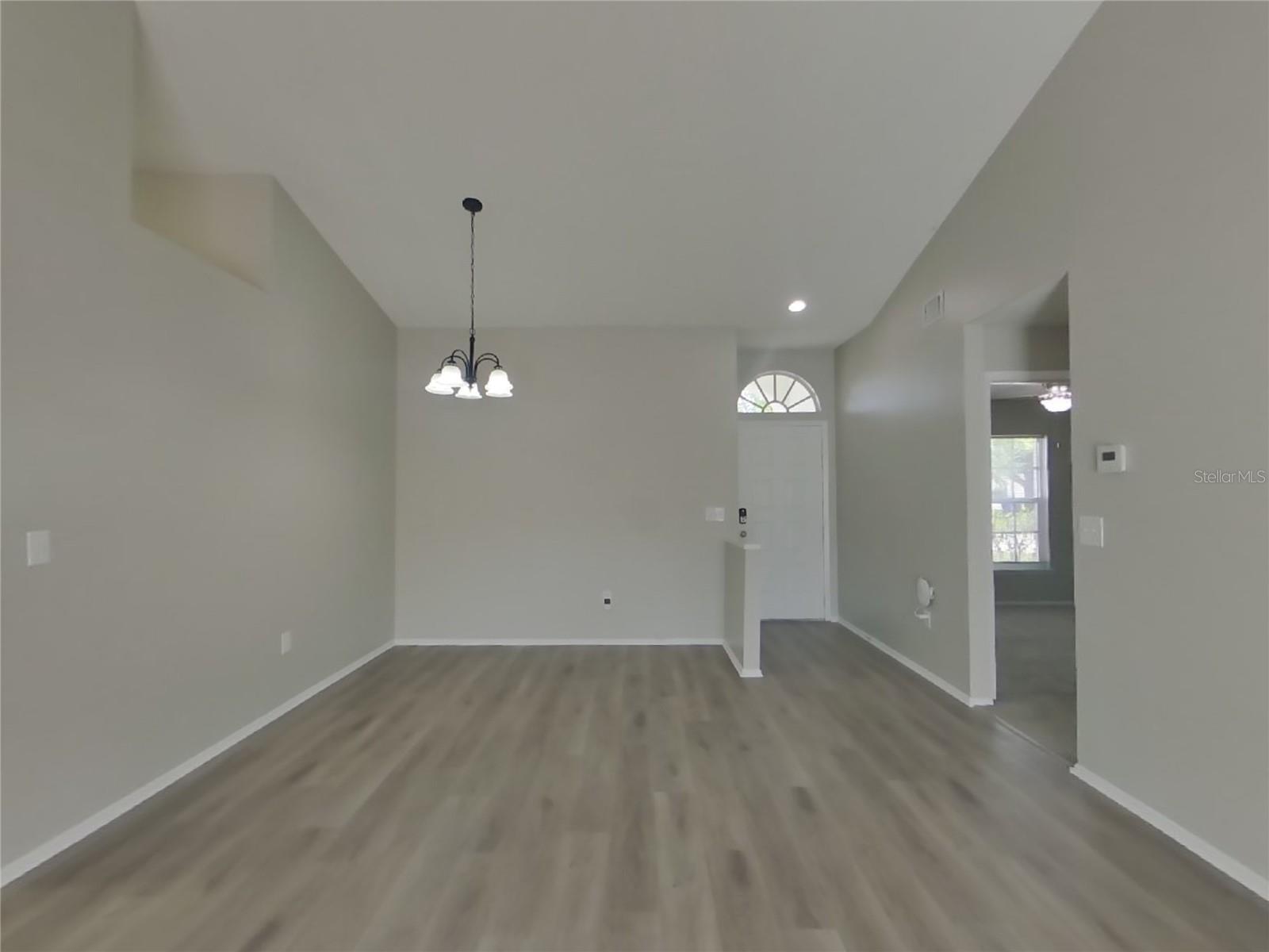 Image 3 of 15 For 1304 Sugar Maple Lane