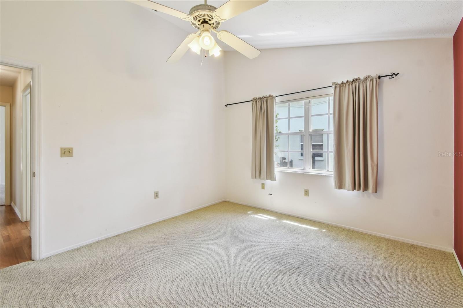 Image 23 of 39 For 4645 Meadowview Circle