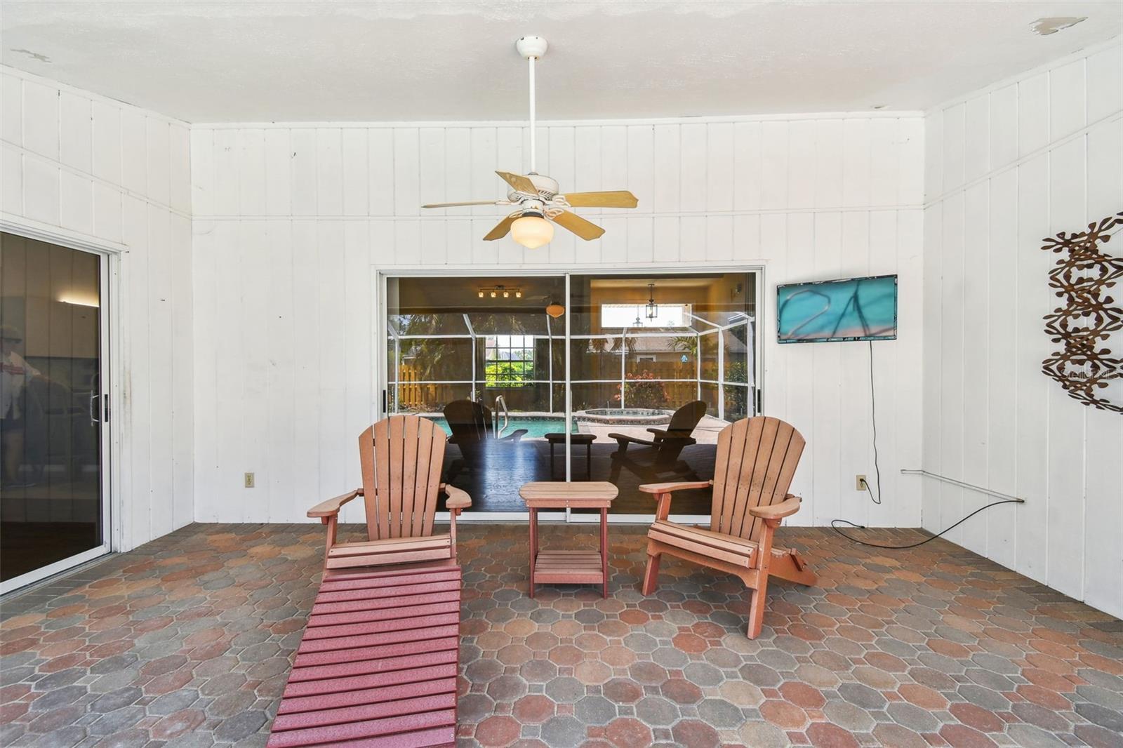 Image 28 of 39 For 4645 Meadowview Circle