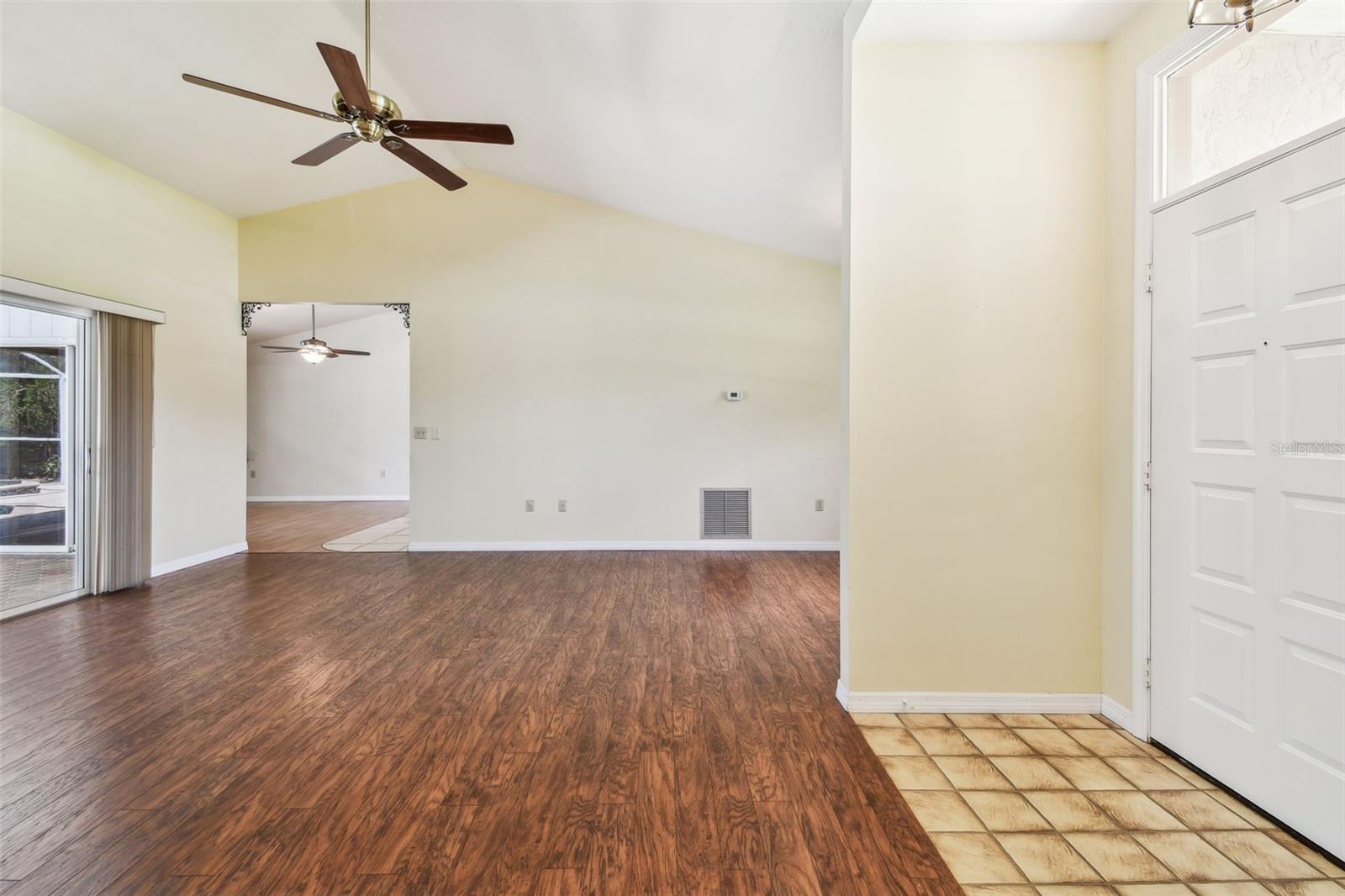 Image 4 of 39 For 4645 Meadowview Circle