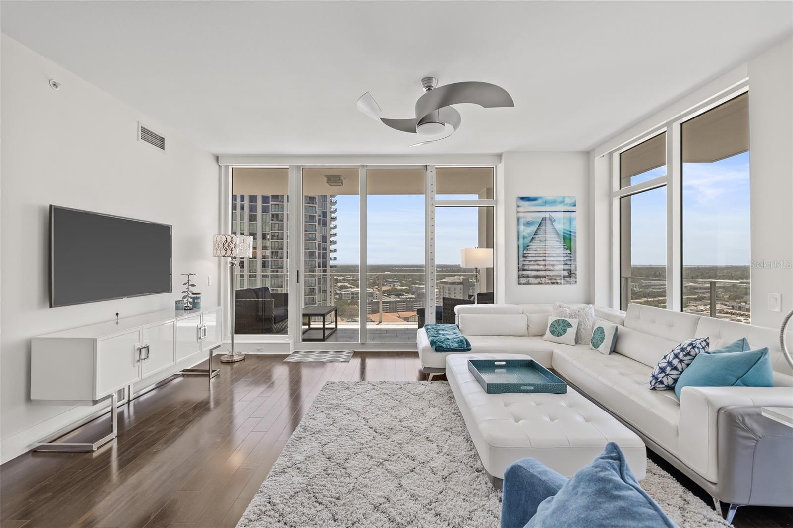 Image 10 of 92 For 175 1st Street S 2603