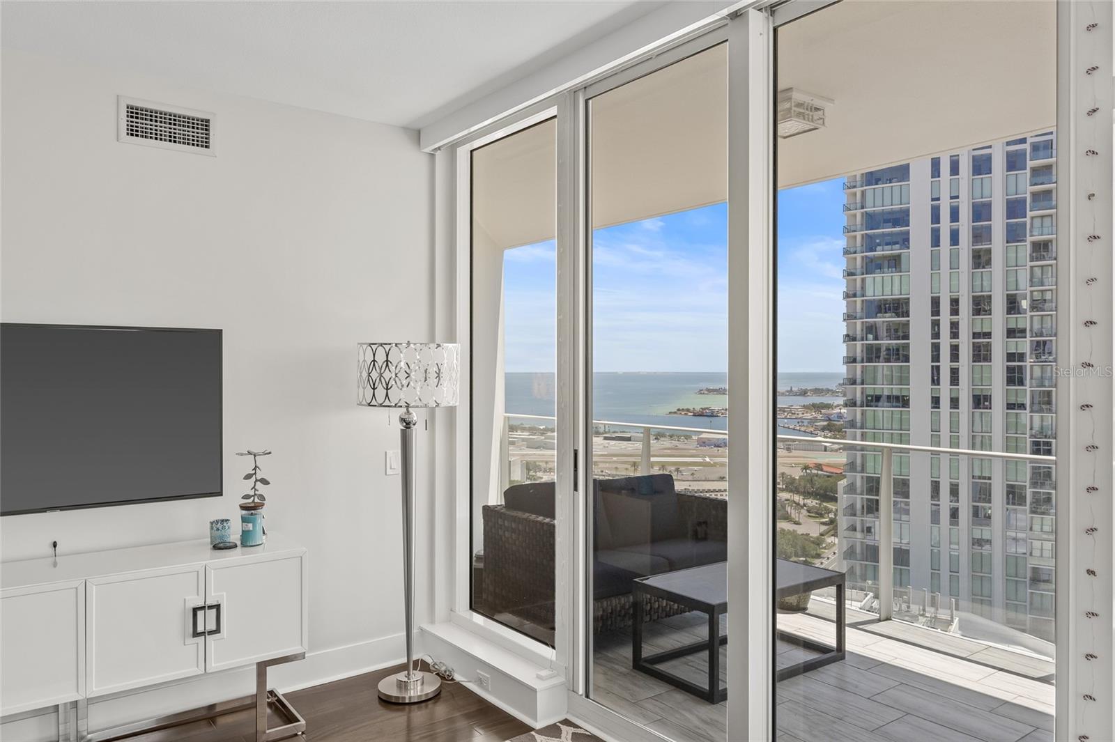 Image 12 of 92 For 175 1st Street S 2603