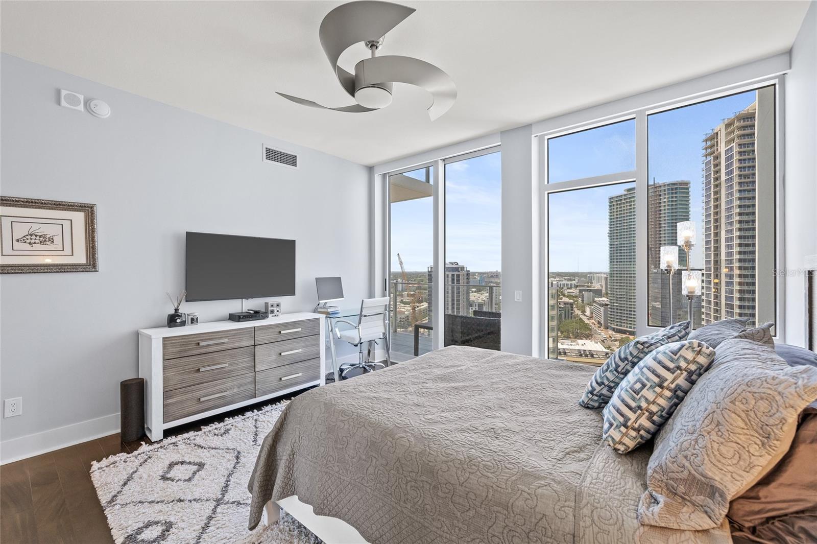 Image 40 of 92 For 175 1st Street S 2603