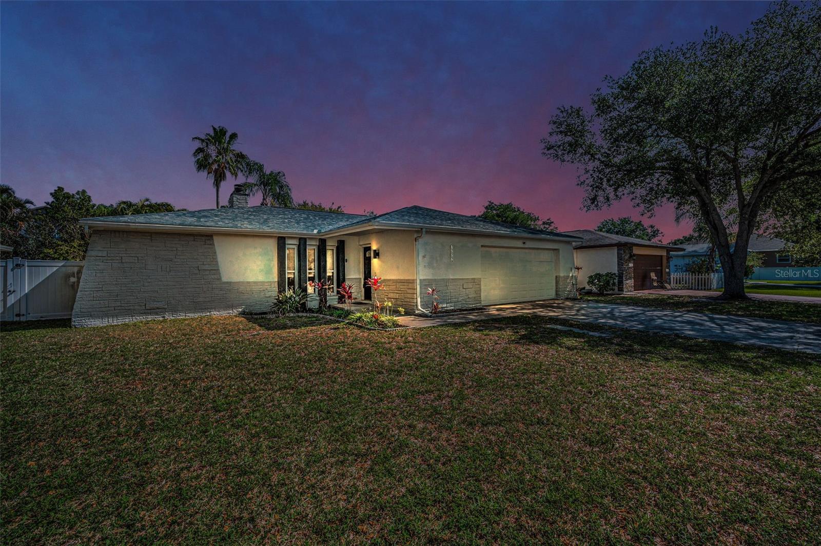 Image 2 of 50 For 1710 Hibiscus Circle N