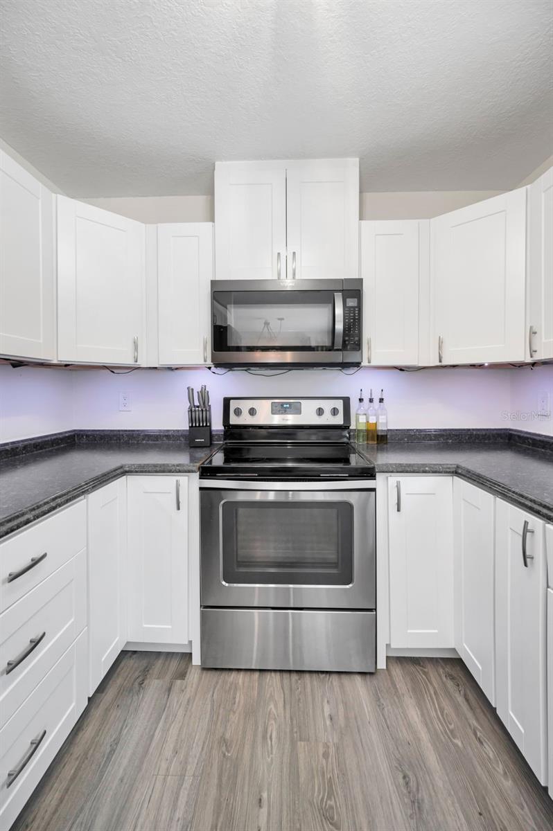 Image 21 of 50 For 1710 Hibiscus Circle N