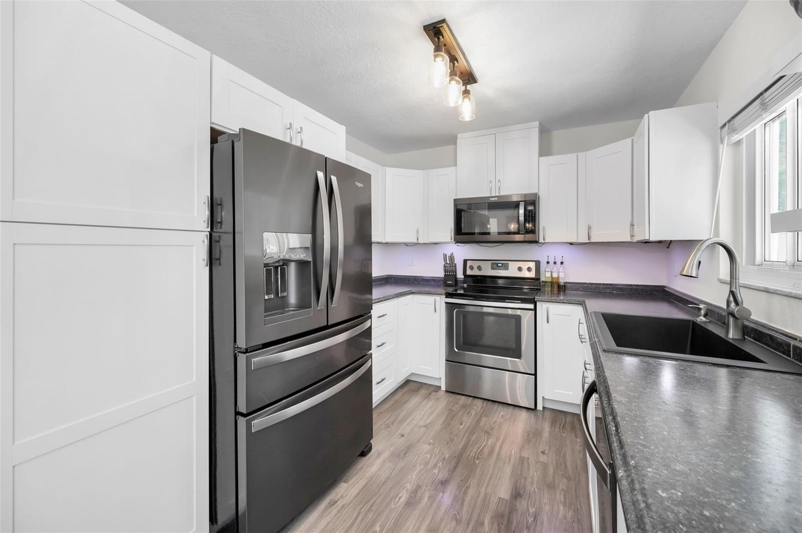 Image 22 of 50 For 1710 Hibiscus Circle N