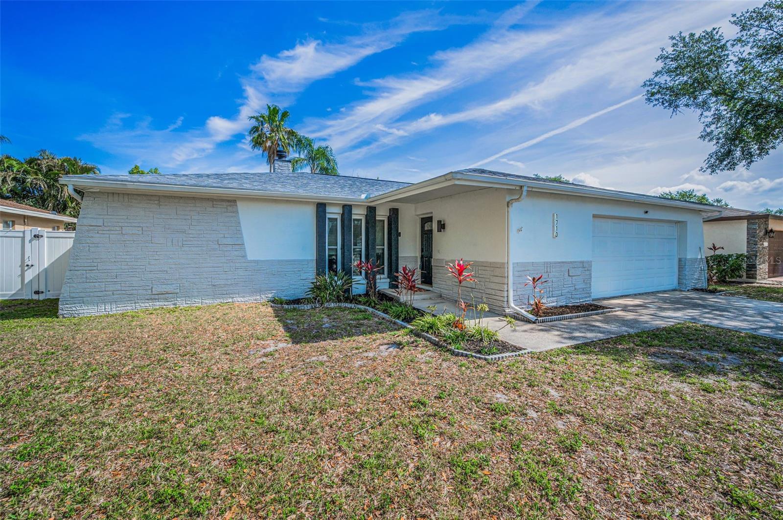 Image 3 of 50 For 1710 Hibiscus Circle N