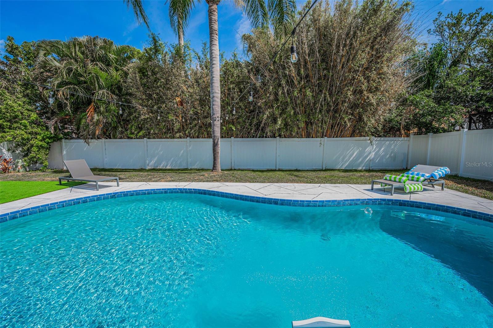 Image 37 of 50 For 1710 Hibiscus Circle N