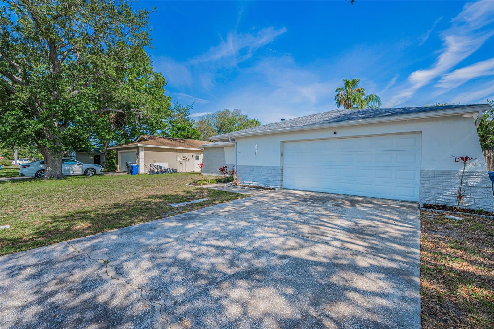 Image 4 of 50 For 1710 Hibiscus Circle N