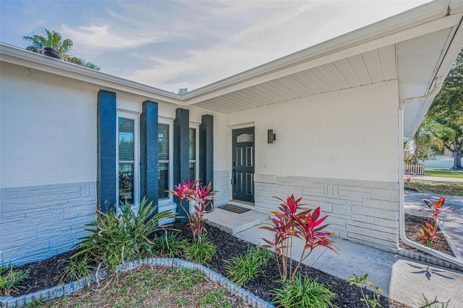 Image 7 of 50 For 1710 Hibiscus Circle N