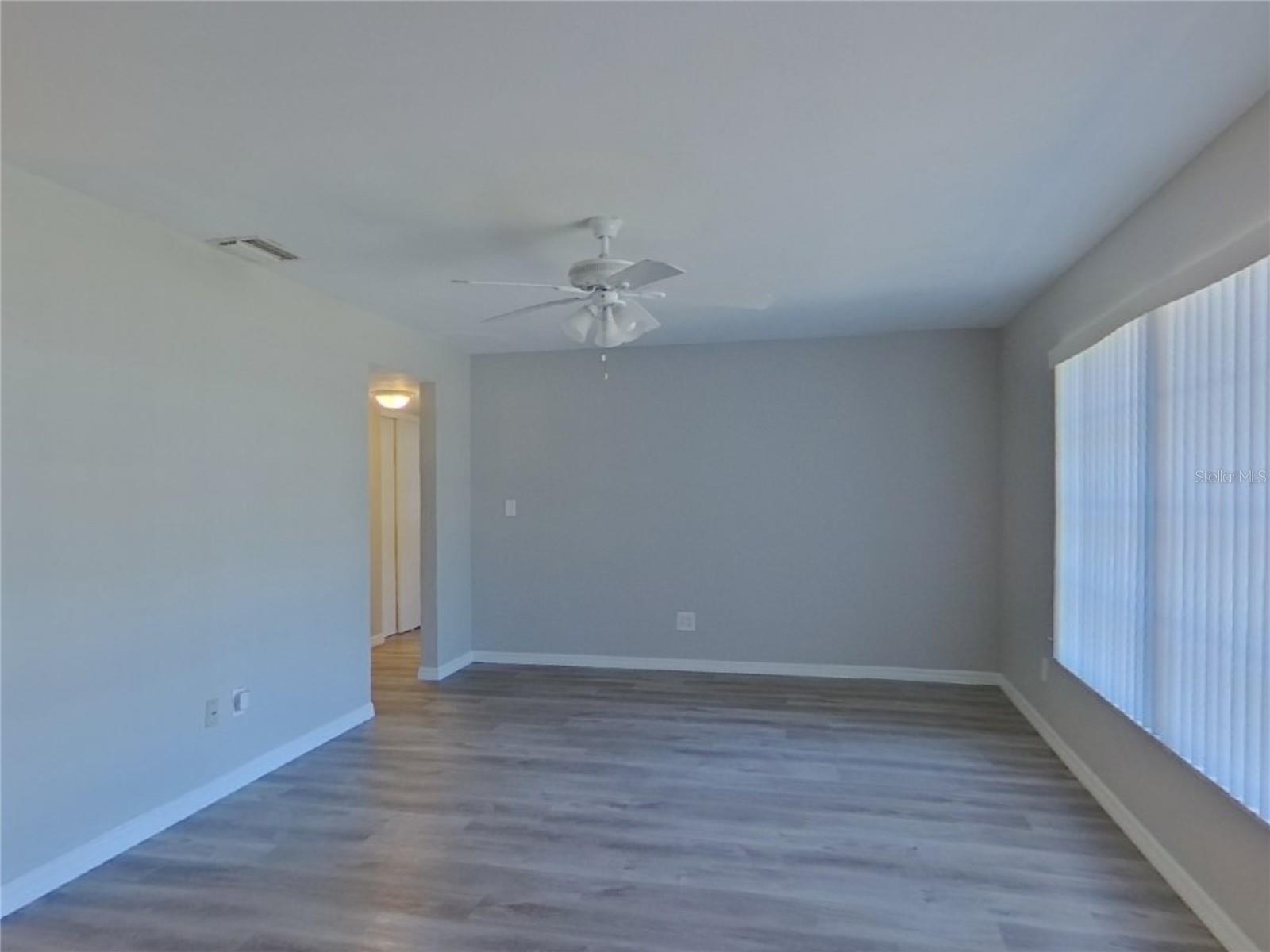 Image 4 of 21 For 1840 76th Avenue N
