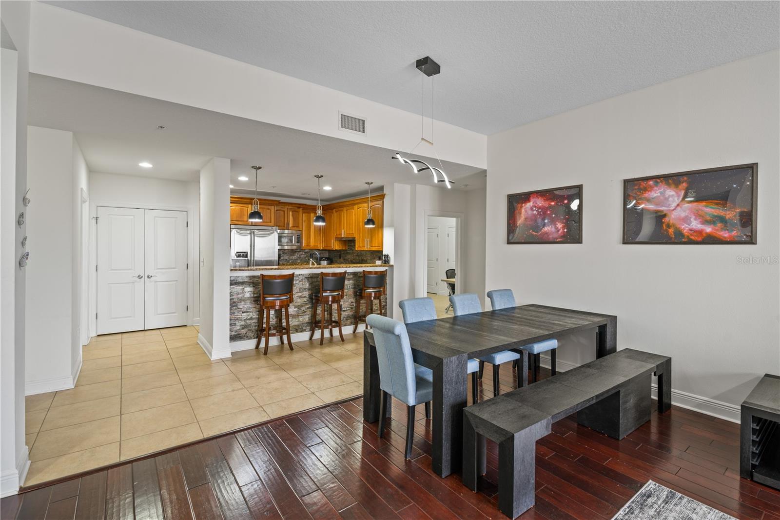 Image 6 of 18 For 628 Cleveland Street 1507