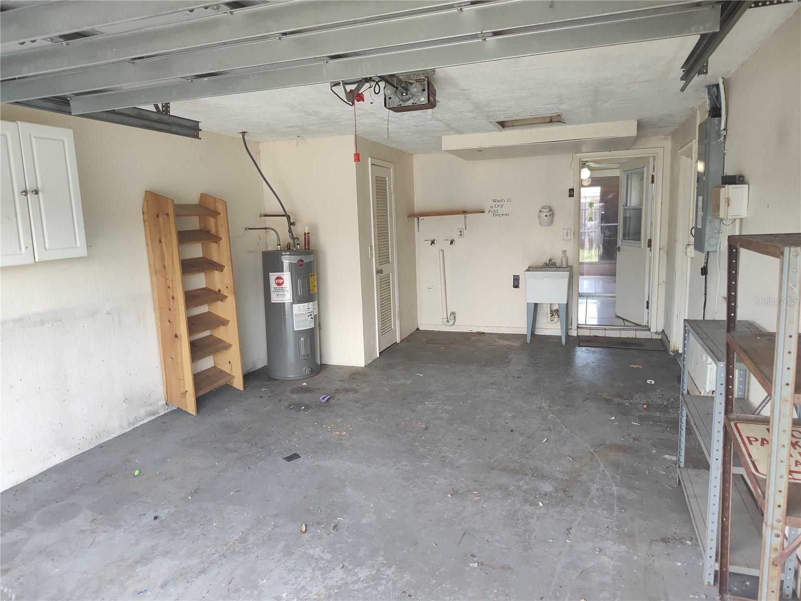 Listing photo id 6 for 1155 Royalwood Drive