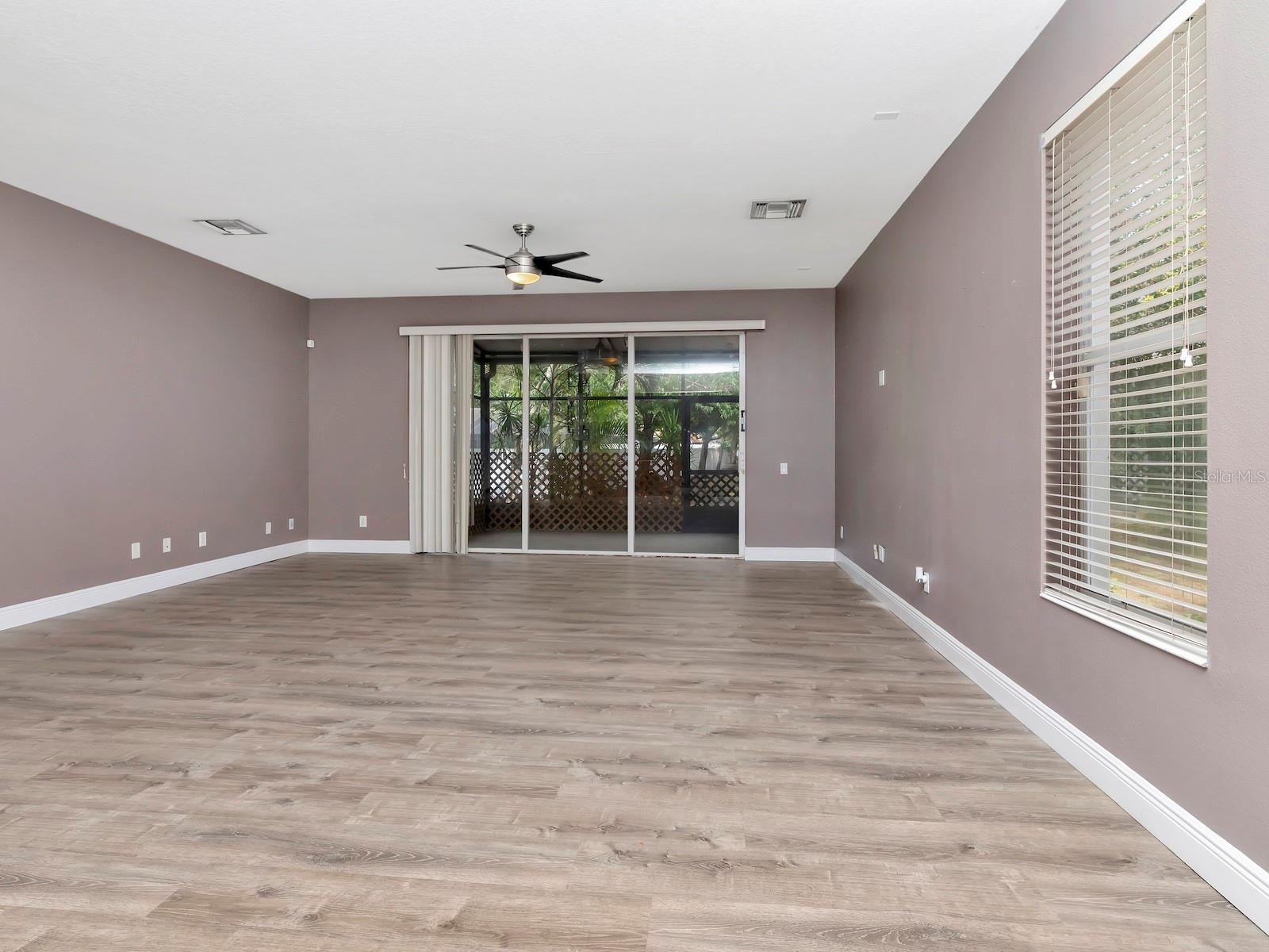Image 7 of 32 For 10121 Westpark Preserve Boulevard 10121