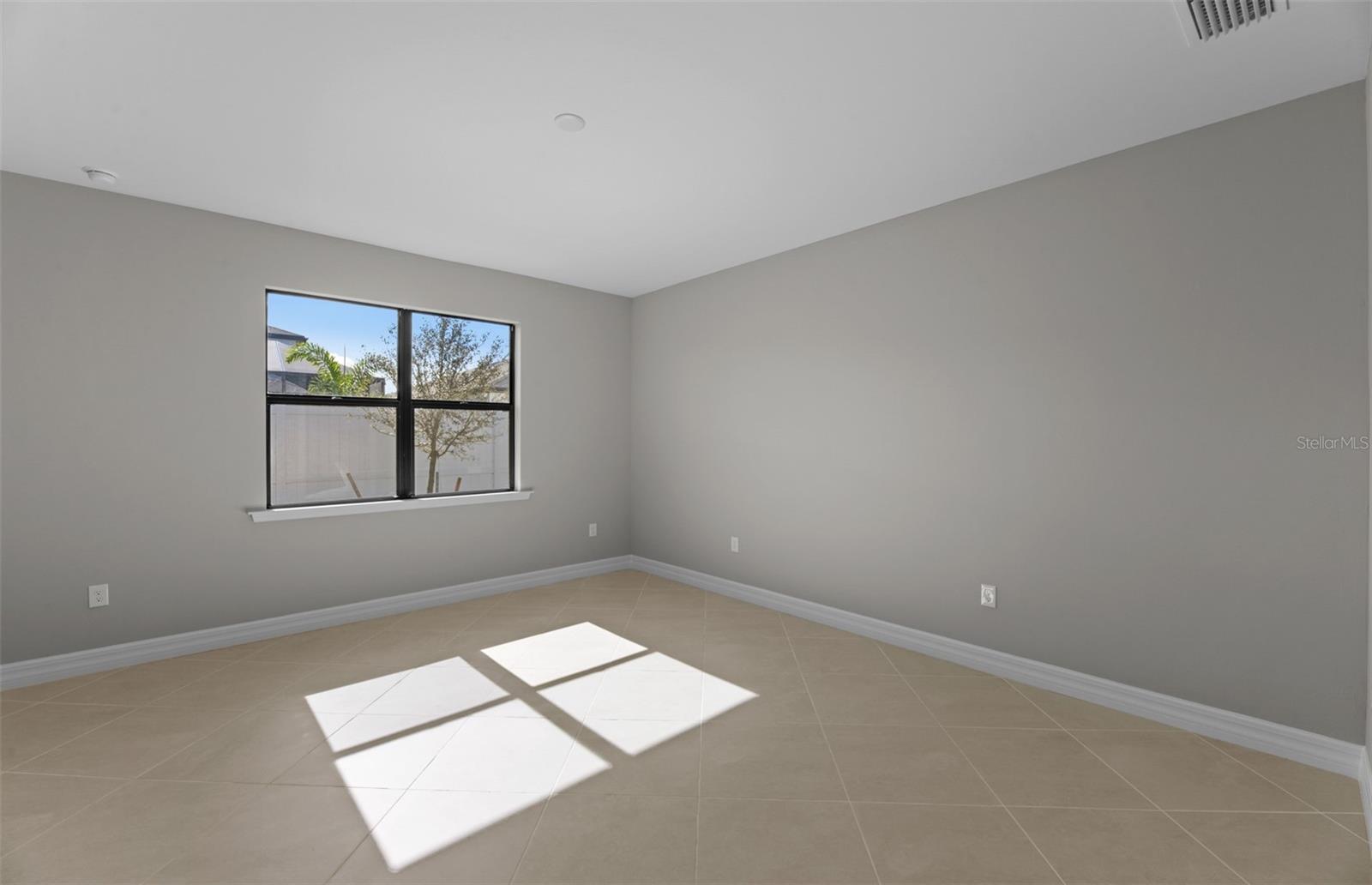 Image 13 of 38 For 2541 Charter Oak Drive