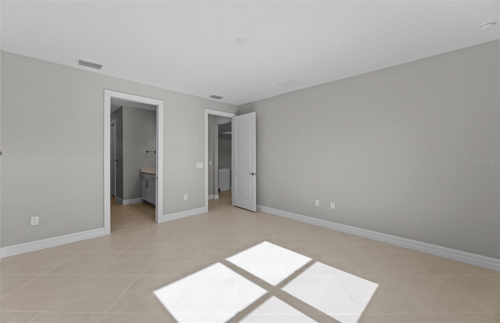 Image 14 of 38 For 2541 Charter Oak Drive