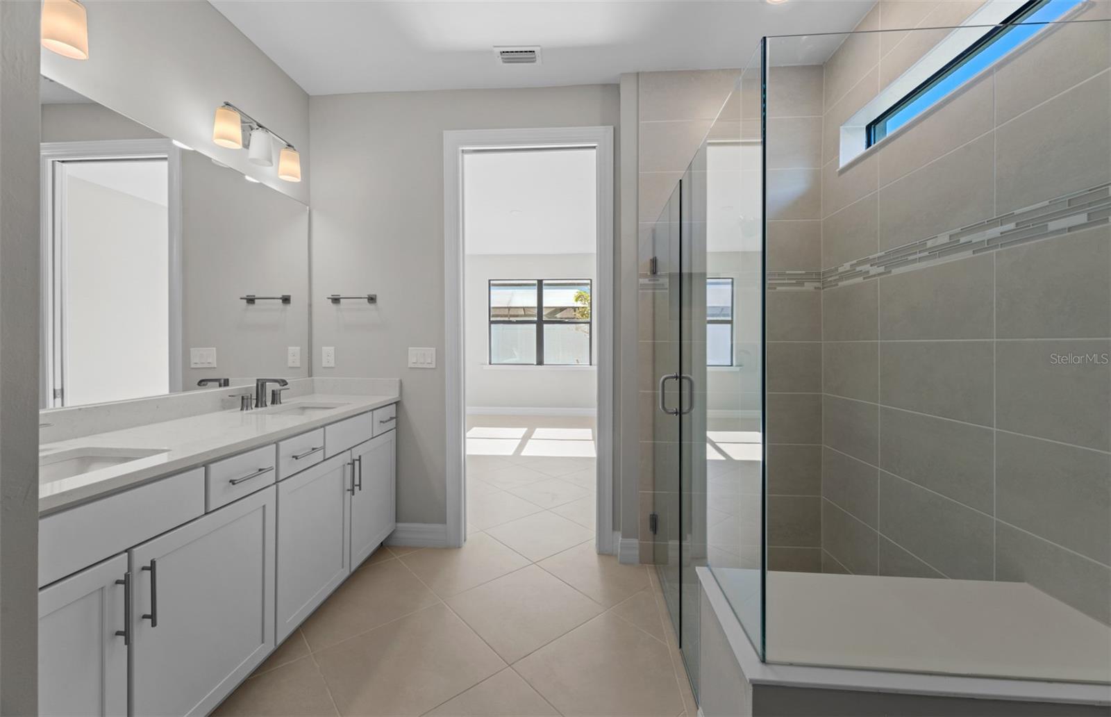 Image 15 of 38 For 2541 Charter Oak Drive