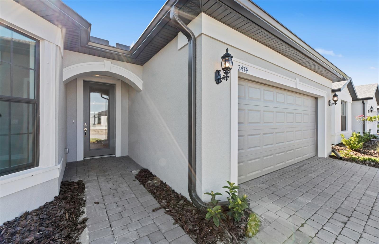 Image 4 of 38 For 2541 Charter Oak Drive