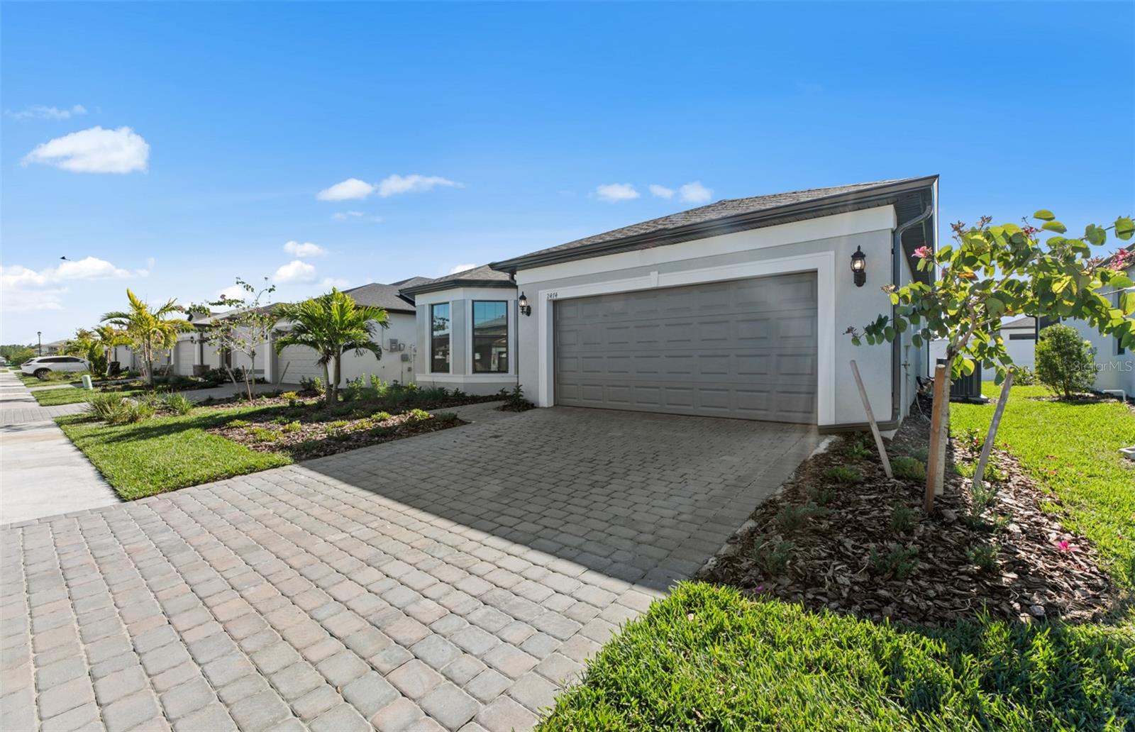 Image 6 of 38 For 2541 Charter Oak Drive