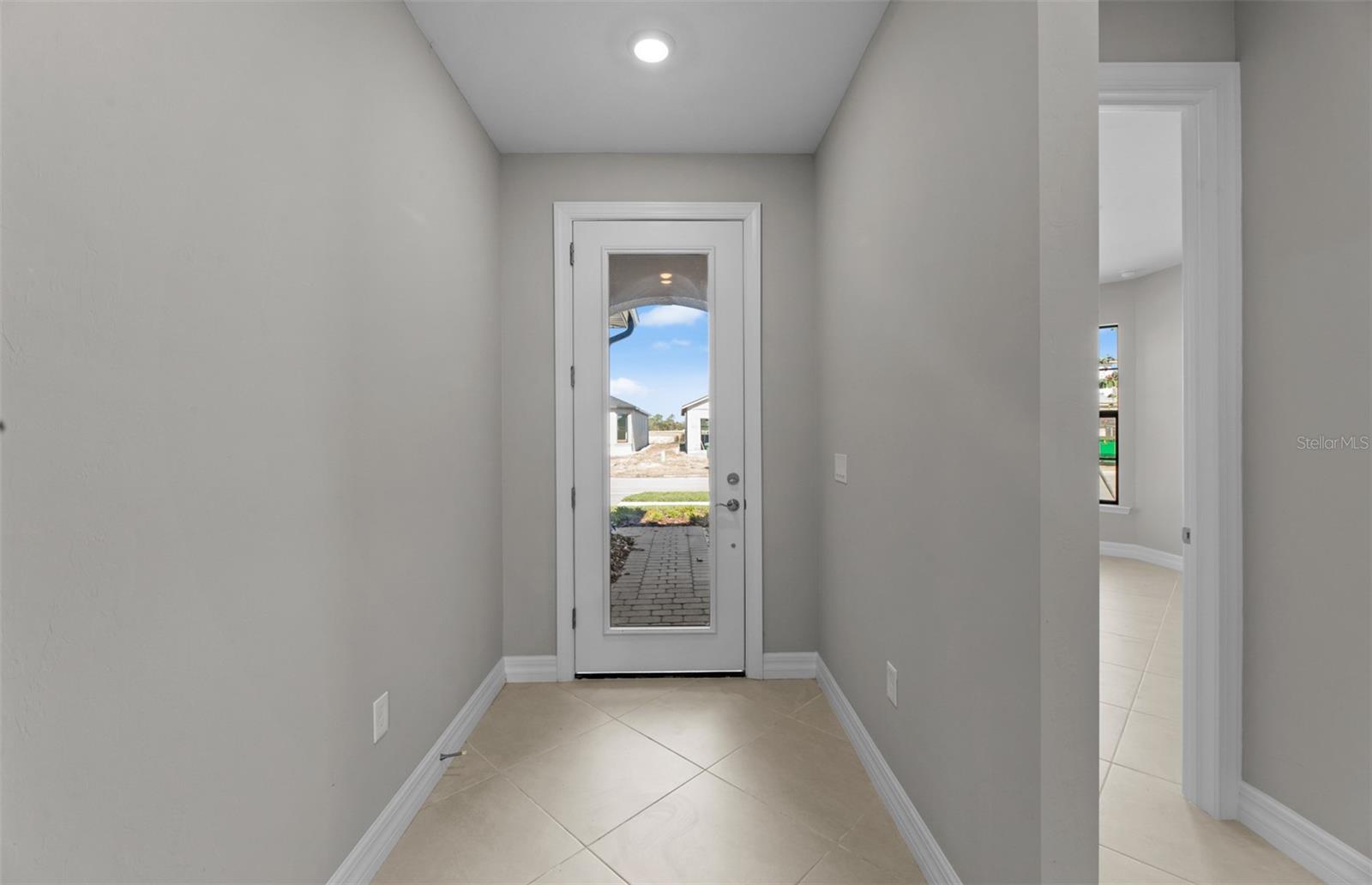 Image 7 of 38 For 2541 Charter Oak Drive
