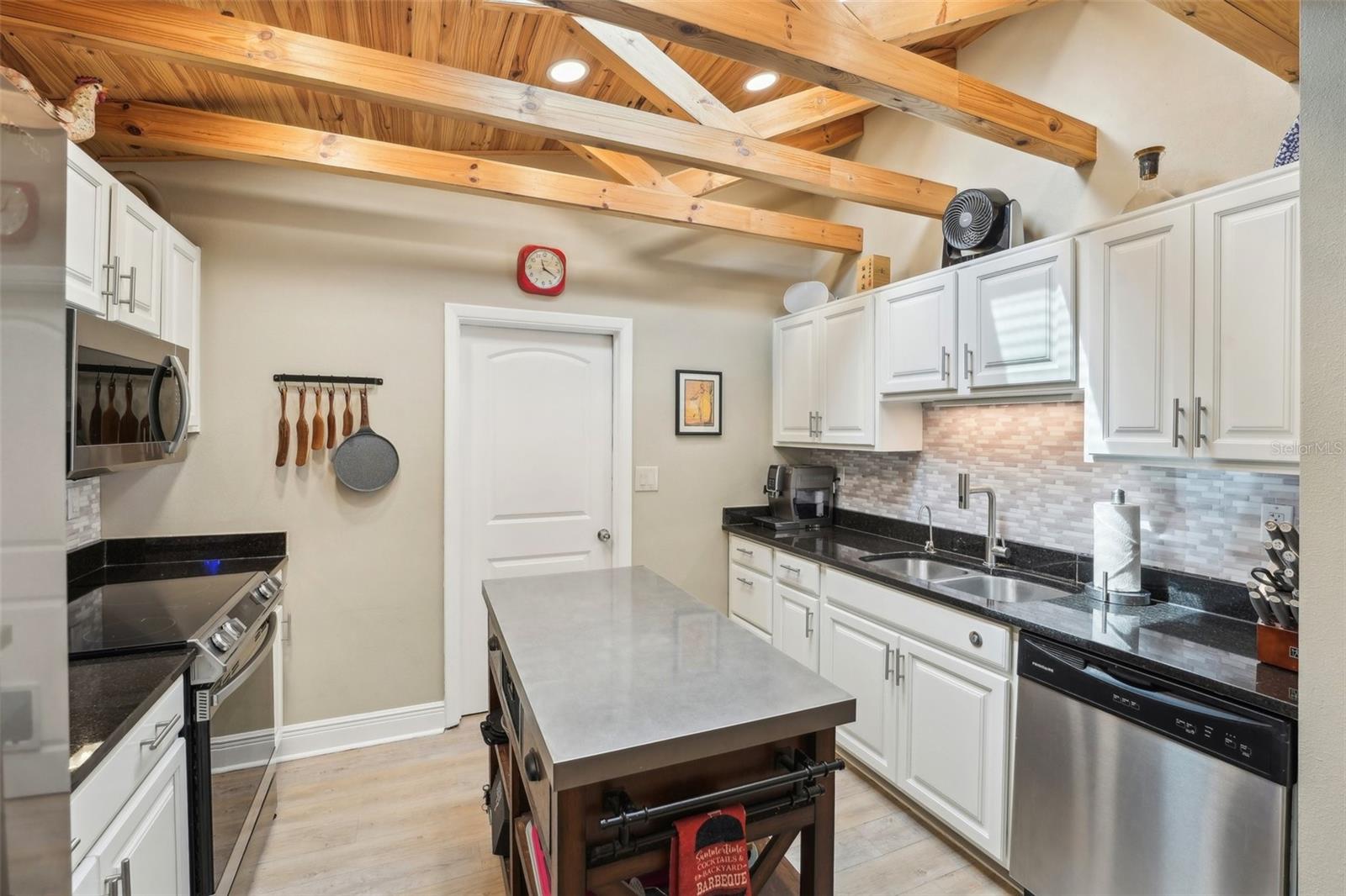 Image 12 of 56 For 4091 Cherry Street Ne