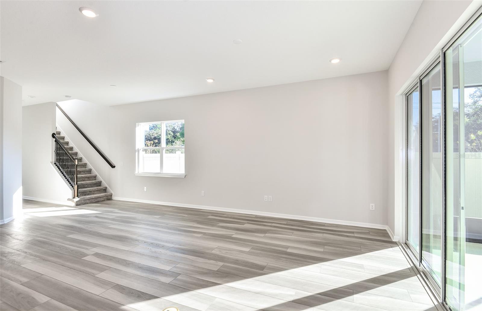 Image 4 of 14 For 9963 Trellis Vine Way