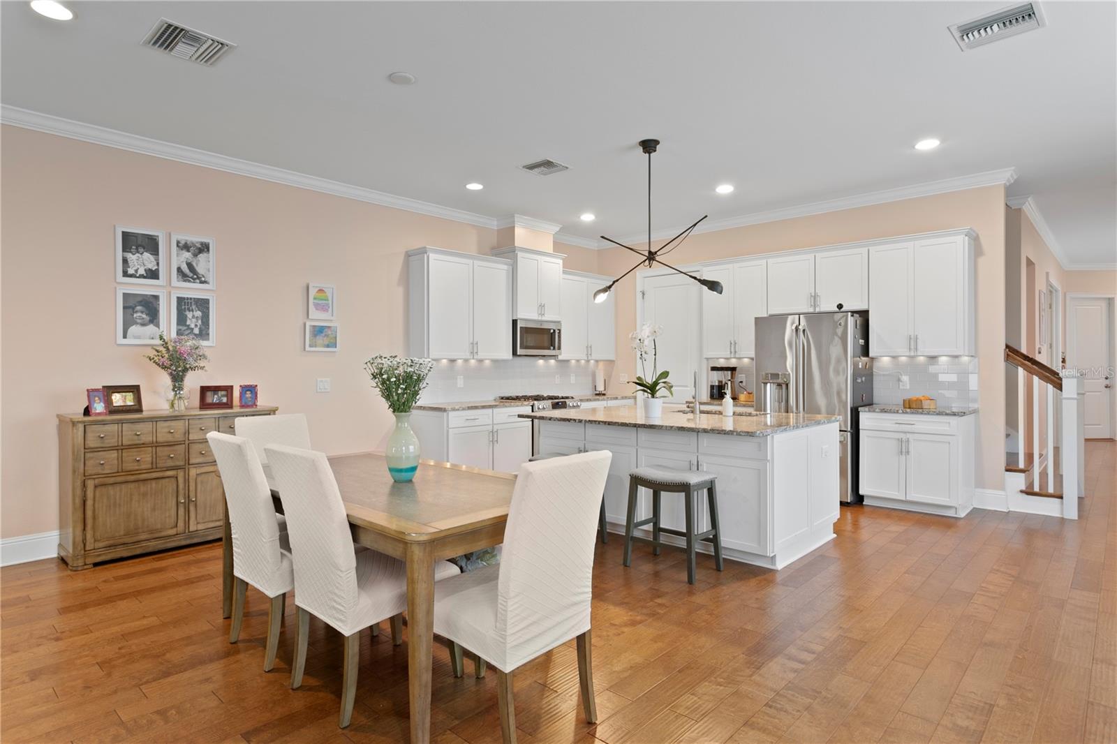 Image 16 of 43 For 1008 Armenia Avenue A